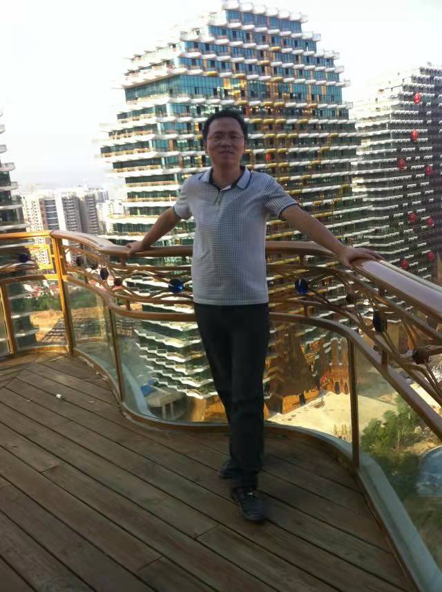 1645858375374376.jpg 陳展亮(設(shè)計(jì)總監(jiān)).jpg